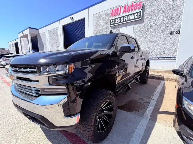 2019 Chevrolet Silverado 1500 LT 4WD Crew Cab Short Box's photo