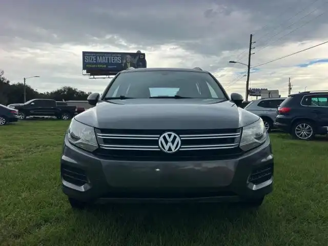 2016 Volkswagen Tiguan 2.0T S's photo