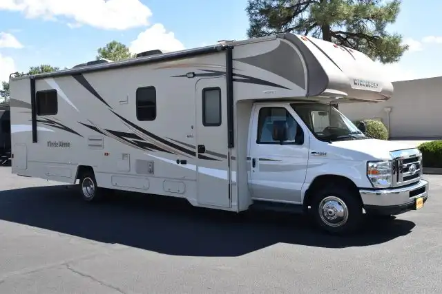2017 Ford E-Series DRW E-450 Super Duty 176 in WB's photo