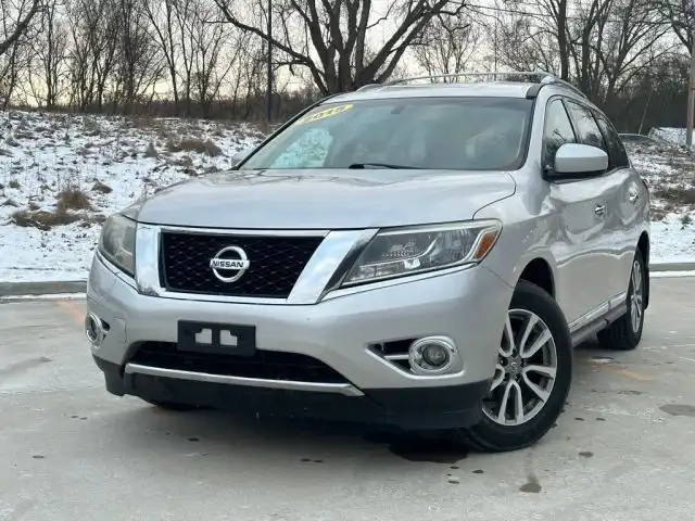 2015 Nissan Pathfinder SL 4WD's photo