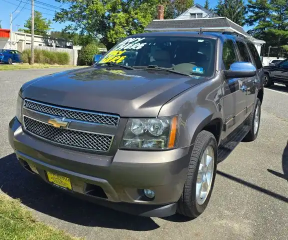 2011 Chevrolet Tahoe LT 2WD's photo