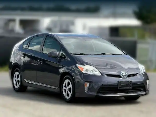2014 Toyota Prius Four's photo