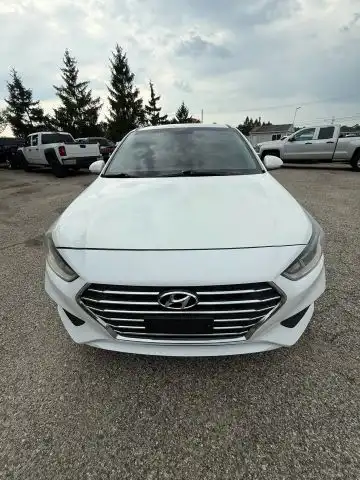 2020 Hyundai Accent SE CVT 4-Door 6-Speed's photo