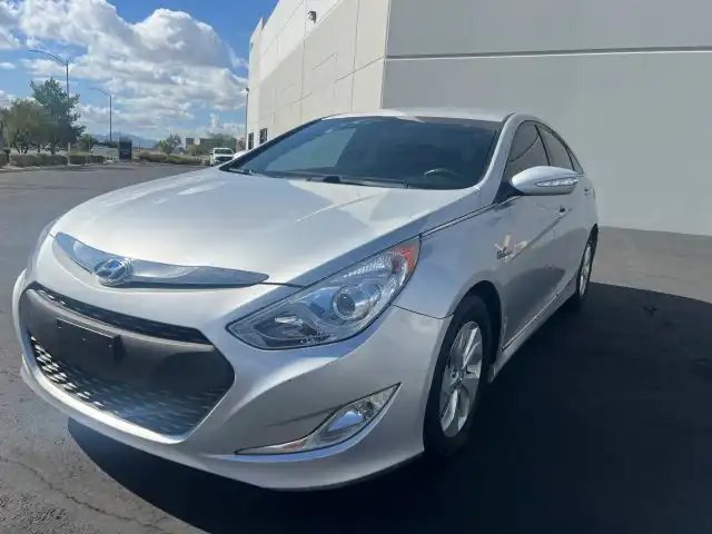 2014 Hyundai Sonata Base's photo