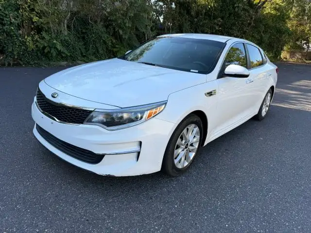 2017 Kia Optima LX Auto's photo