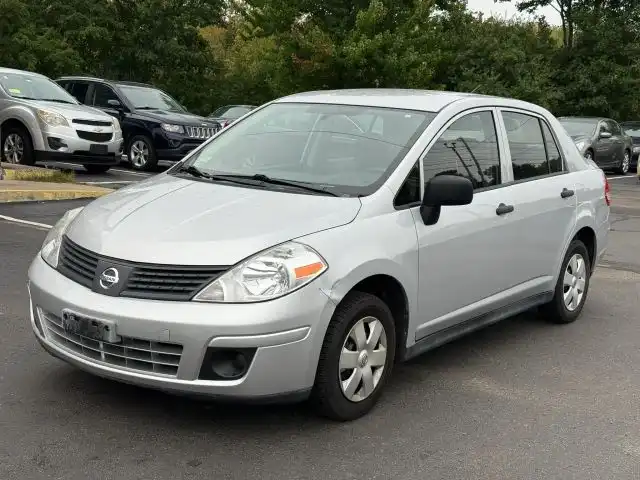 2009 Nissan Versa 1.6AT's photo