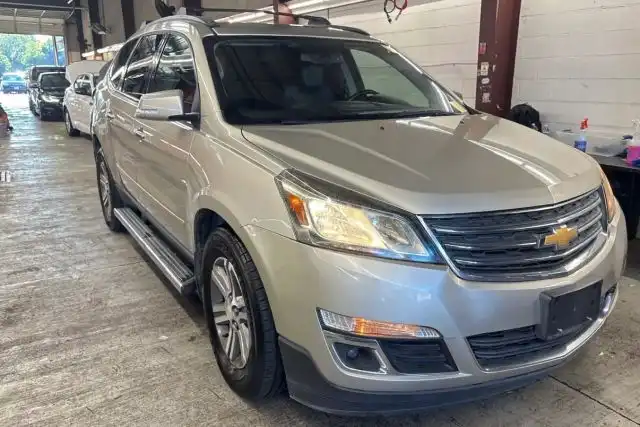 2017 Chevrolet Traverse 2LT FWD's photo