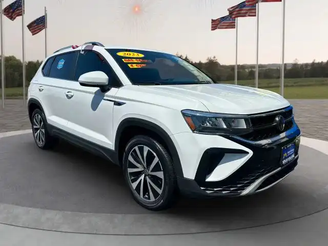 2023 Volkswagen Taos 1.5T SE's photo
