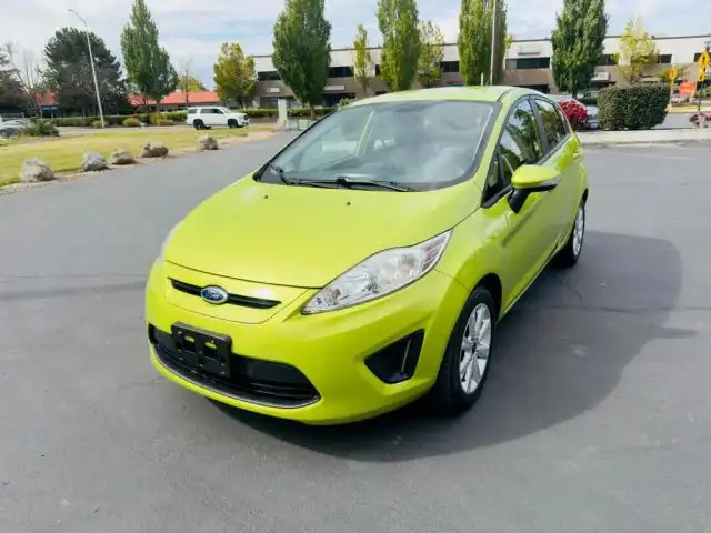 2013 Ford Fiesta SE Hatchback's photo