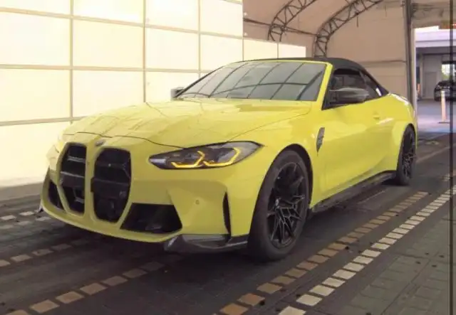 2022 BMW M4 Competition xDrive Convertible's photo