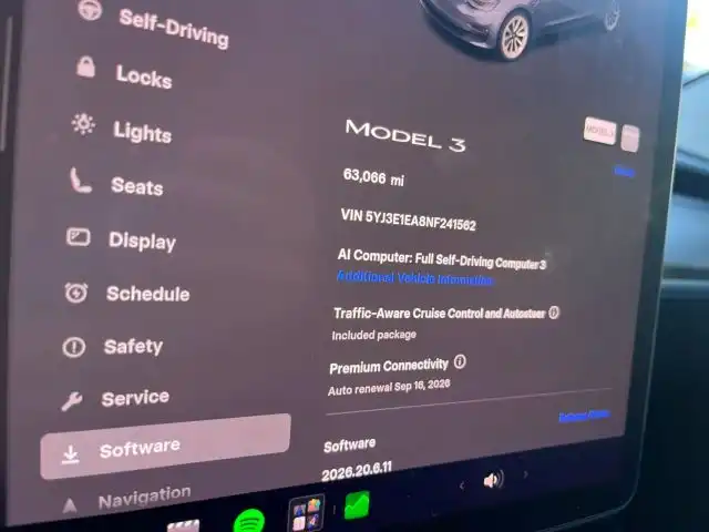 2022 Tesla Model 3 Standard Range Plus's photo