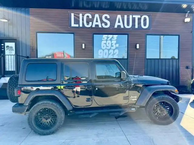 2019 Jeep Wrangler Sport S's photo