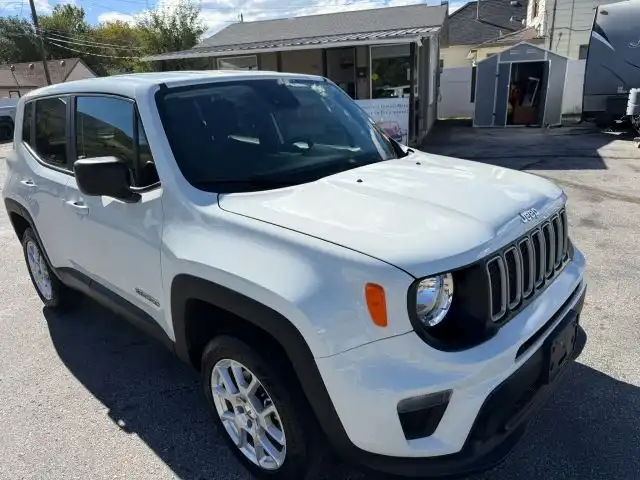 2023 Jeep Renegade Latitude 4WD's photo