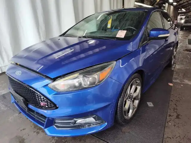 2015 Ford Focus ST Hatchback 5-Door's photo