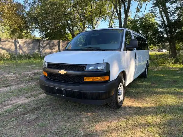 2022 Chevrolet Express LS 3500 Extended's photo