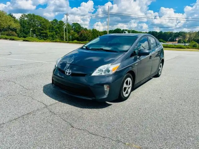 2015 Toyota Prius Two's photo