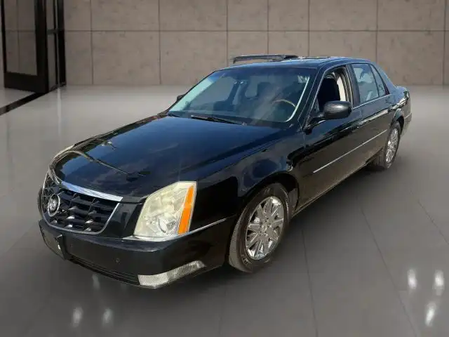 2010 Cadillac DTS Premium Collection's photo