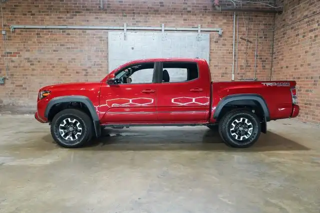 2022 Toyota Tacoma TRD Off-Road Double Cab 4WD V6 MT Short Bed's photo