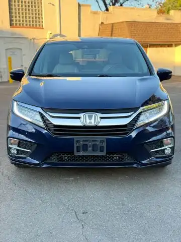 2018 Honda Odyssey Touring's photo
