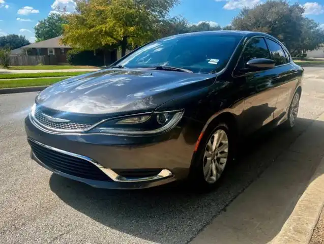 2015 Chrysler 200 Limited's photo