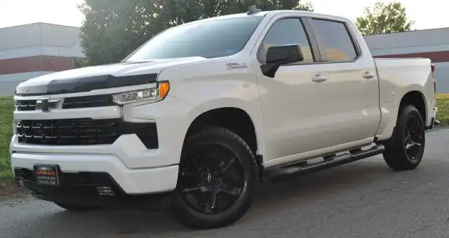 2023 Chevrolet Silverado 1500 RST 4WD Crew Cab Short Box's photo