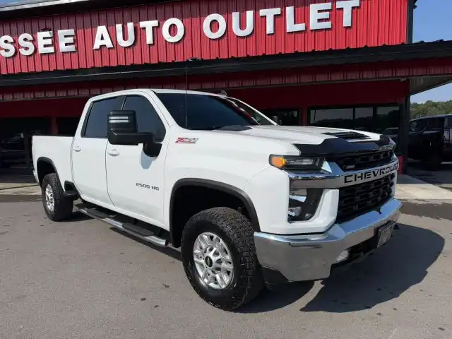 2023 Chevrolet Silverado HD LT 4WD Crew Cab Long Box's photo