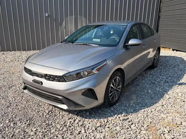 2023 Kia Forte LXS Auto's photo