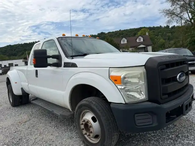 2011 Ford F-350 XL 4WD SuperCab DRW 158 in's photo