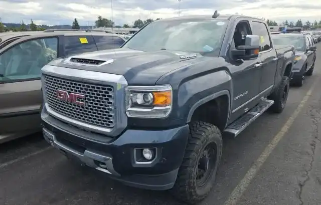 2017 GMC Sierra Denali 4WD Crew Cab Standard Box's photo