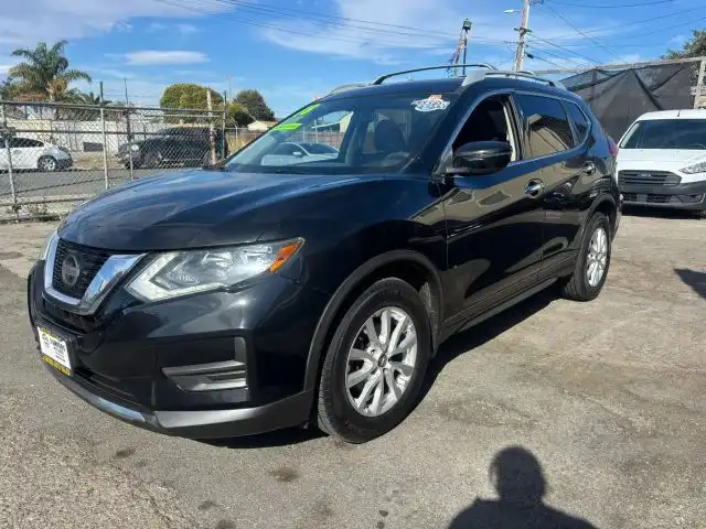 2018 Nissan Rogue SV FWD's photo
