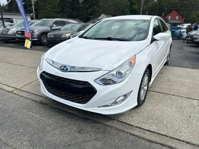 2014 Hyundai Sonata Base's photo