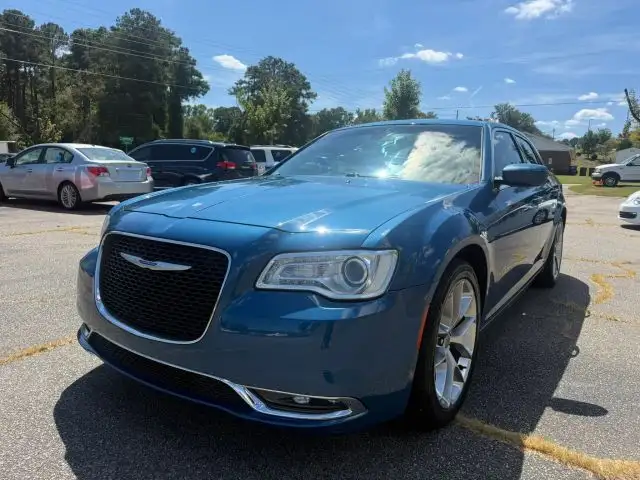 2021 Chrysler 300 Touring's photo