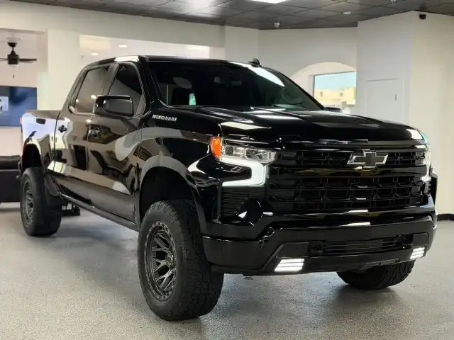 2023 Chevrolet Silverado 1500 RST 4WD Crew Cab Short Box's photo