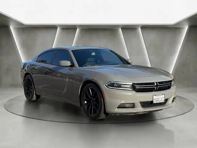 2017 Dodge Charger SE's photo