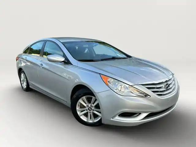 2013 Hyundai Sonata I4 GLS PZEV A T's photo