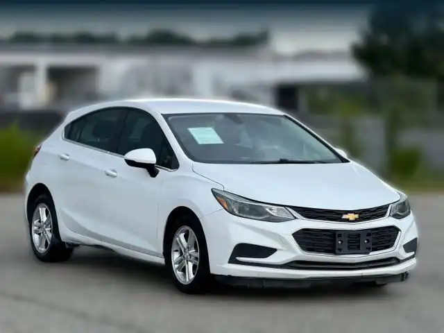 2018 Chevrolet Cruze LT Hatchback Auto's photo