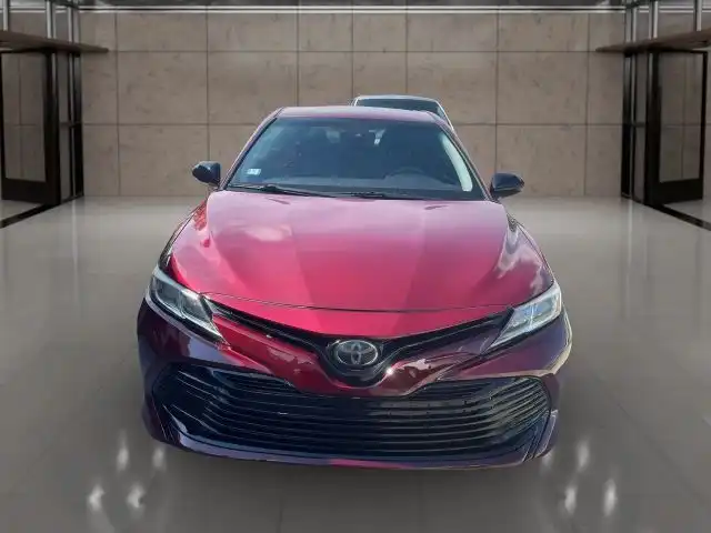 2020 Toyota Camry 2.5 Auto LE's photo