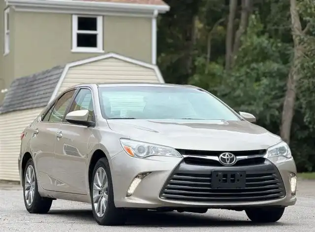 2015 Toyota Camry 2.5 Auto XLE's photo