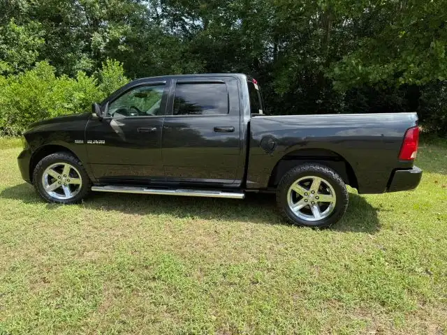 2010 RAM 1500 SLT 4WD Crew Cab's photo