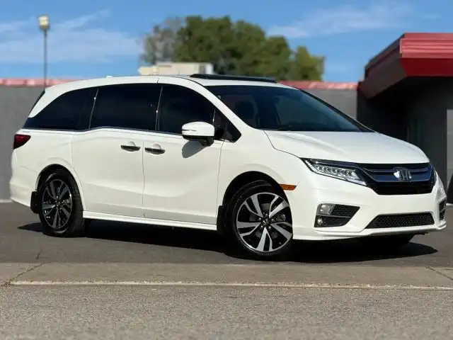 2018 Honda Odyssey Elite's photo