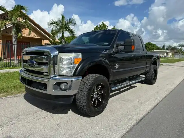 2015 Ford F-250 Lariat 4WD Crew Cab 156 in's photo