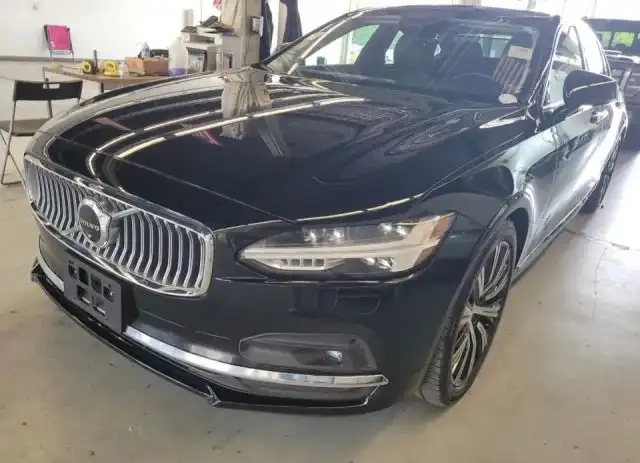 2023 Volvo S90 B6 Plus AWD's photo