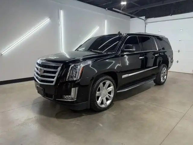 2019 Cadillac Escalade ESV Luxury AWD's photo