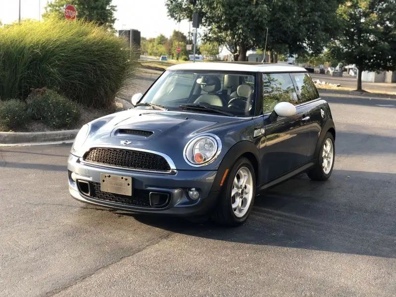 2011 MINI Cooper S photo 1