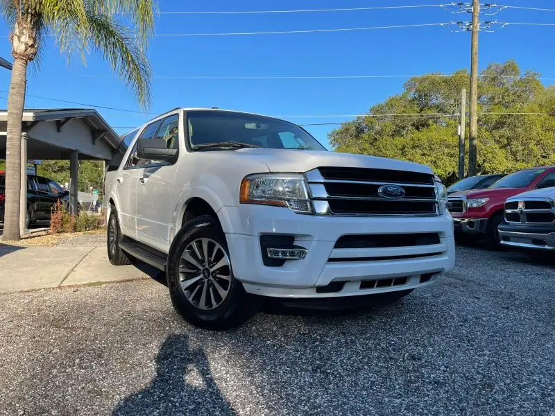 2015 Ford Expedition XLT photo 1