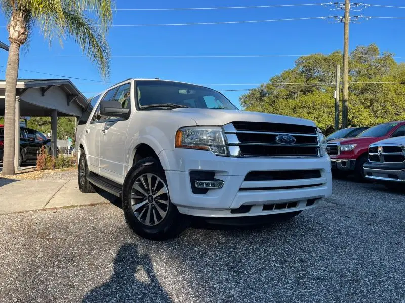 2015 Ford Expedition XLT photo 1