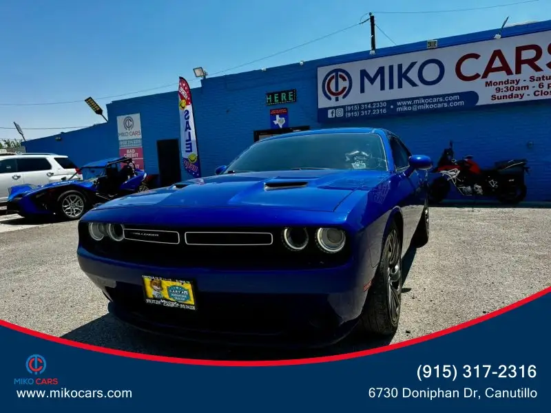 2018 Dodge Challenger SXT photo 1