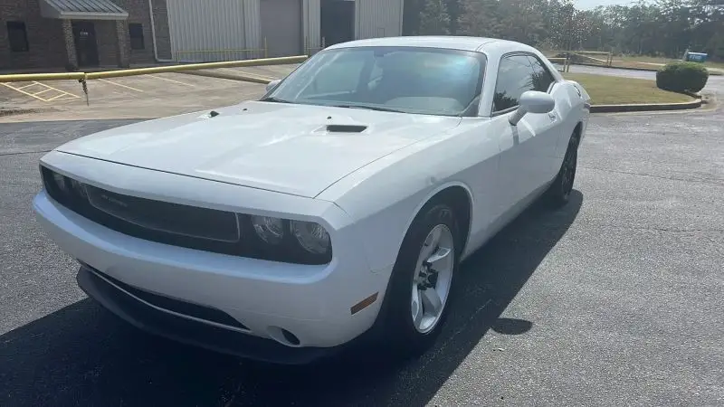 2012 Dodge Challenger SXT photo 1