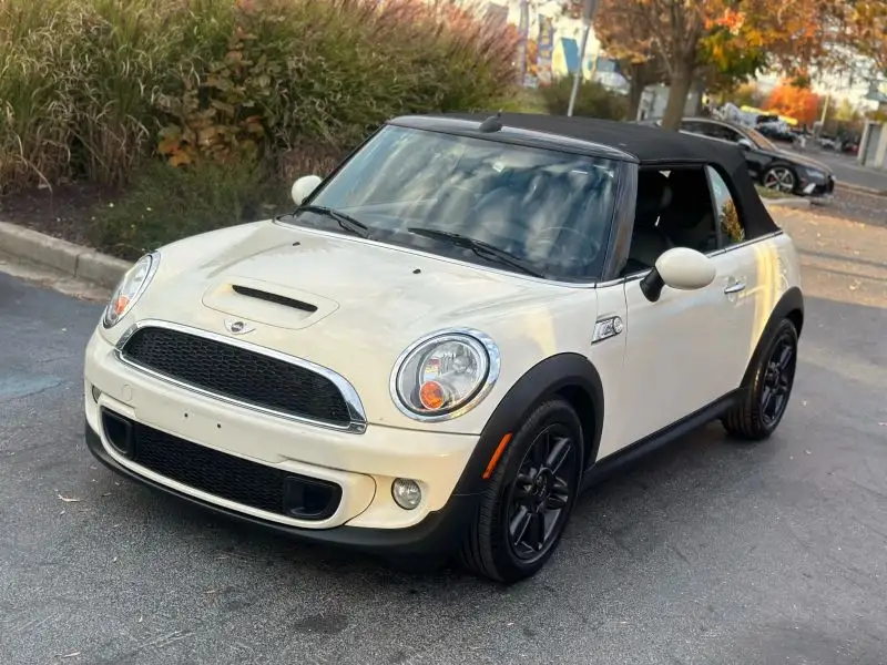 2012 MINI Cooper S photo 1