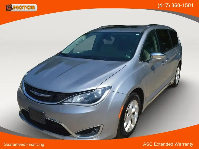 2020 Chrysler Pacifica Limited photo 1